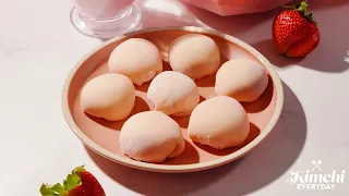 I Love You Berry Mochi! / 딸기 찹쌀떡 / Strawberry Mochi From Scratch / The Best Valentine's Day Desserts