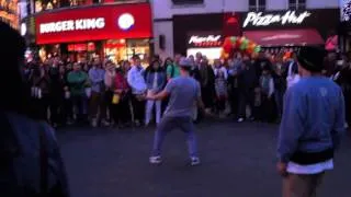 Living London #6 Breakdancers in Leicester Square