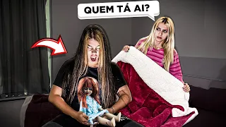 FLAGREI A LARISSA POSSUÍDA ÀS 3 HORAS DA MANHÃ! *Muito assustador*