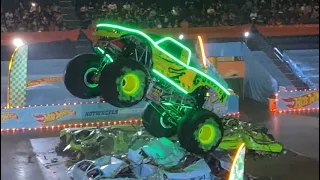 Hot Wheels Monster Trucks Live Glow Party Ontario 9/3/22 FULL SHOW (Show 2)