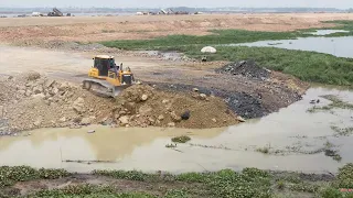 🙏Excellent Work!! Bulldozer SHANTUI Spreading Rock Soil Into Water Lake Filling Up Best Epic Machine