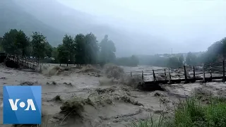 Heavy Rains Cause Floods in Northern India | VOA News