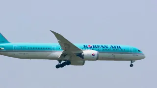 인천공항, 5월21일 아침, 뿌연 안개 속에 착륙하는 항공기들....