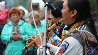 Inty Pakarina & Jose (Ecuador indians) - Now we are free