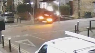 Police chase ends in a wall ramming - Stamford Hill