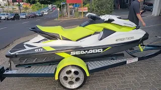 Som no Jet-Ski Sea Doo GTI. Caixas, alto falantes e aparelho. Pop Som Bauru.