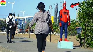 😂😂😂 Spider Man Statue Prank! She Thought It Was A Toy! Hilarious Reactions!