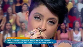 Kell Smith canta os seus sucessos no palco do Hora do Faro