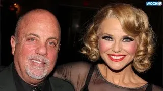 Billy Joel Sings "Uptown Girl" To Christie Brinkley In Front Of Ryan Reynolds, Blake Lively