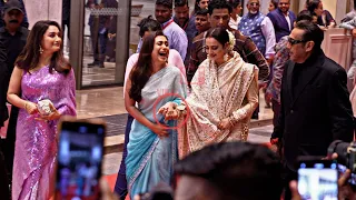 Rani Mukerji, Madhuri Dixit, Rekha, Jackie Shroff Cutest Moment at Hema Malini’s 75th Birthday