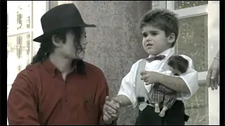 1996-07-23 Michael Jackson in Budapest / Hungary, visiting kid he helped healing (July 1996)