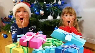 Дети остались без подарков! Почему Дед Мороз существует?