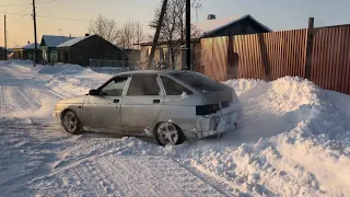 Чистим снег на 2112