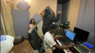 Niska insulte fior de bior en plein studio