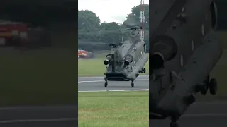 How To Chinook RAF Fly To Backward Direction #how #chinook #shortvideo #military #airforce #shorts