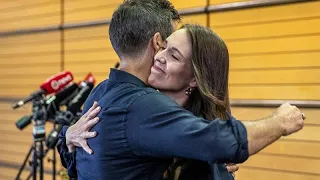 "Wir geben alles, bis es Zeit ist. Für mich ist es Zeit": Jacinda Ardern tritt zurück