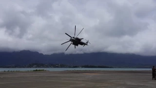 MARINE HELICOPTER CLOSE LANDING