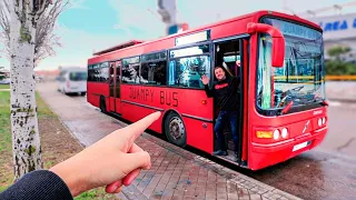 Compró un AUTOBUS y lo Transformó en Su Casa…