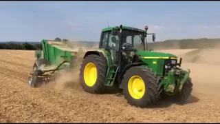 John Deere 6810