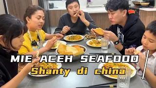 MASAK MIE ACEH SEAFOOD  DI CHINA,KASIH KELUARGA KU MAKAN,LIHAT RIAKSI MEREKA SUKA ATAU TIDAK