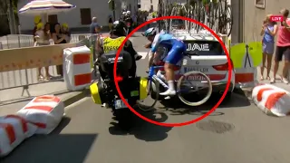 Tour de France 2022 - Pris en sandwich entre une moto et une voiture, Jack Bauer évite le pire