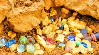 Gold Hunting! Digging for Treasure worth millions from Huge Nuggets of Gold, Mining Exciting.