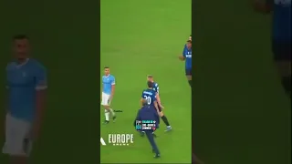 Luiz Felipe jumps on Correa after Lazio beat Inter and get a red card 🤣🤣