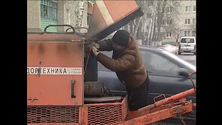 Дорожные рабочие в Губкине выполняют ямочный ремонт