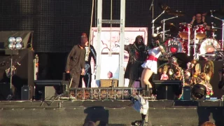 Alice Cooper beheaded at Wacken 2017