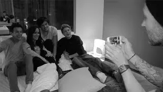 Swedish TV hosts in bed with One Direction - VAKNA! med The Voice