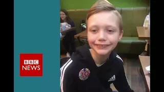 Boy spots Natural History Museum dinosaur gaffe - BBC News