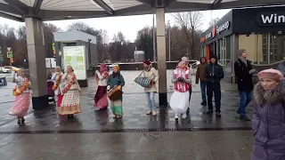 ХАРи КРИшНА ХАРи РаМА! ЗАДорные ПЕСни ПЛЯСки Индуистов На МОРозе! СлАДкие ШАРики! ЗаманУХА  В АшРАм!