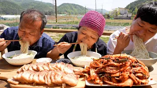 Fresh Kimchi & Boiled pork & Banquet noodles - Mukbang eating show