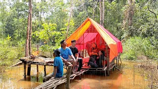 Camping in heavy rain|| Make a hut on the river, catch fish with your hands