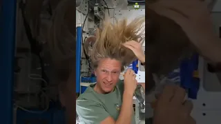 How NASA Astronaut Wash Hair in Space #space #shorts