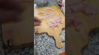 סירטון הדרכה: הכנת פתיון חזה עוף לדיג חוף. Preparation of chicken breast bait for surf casting