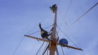 Raising Tally Ho’s topmast (without a crane)