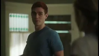 Riverdale 5ª Temporada - Betty e Archie no chuveiro