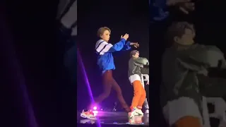 haechan dancing to “make a wish”