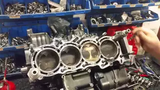 Yamaha yzf-R1 crossplane crank in motion