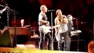 Highway to Hell (part) Bruce Springsteen & Eddie Vedder