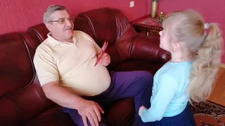 Варюша поздравляет дедушку с Днём Рожденья /Любимый дедушка / Стих / Праздник