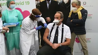 Il primo piemontese vaccinato, il professor Di Perri: "E' il più bel regalo di Natale"