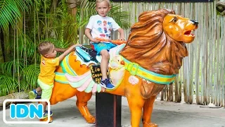 Vlad dan Nikita Kids Funny Playtime di Safari Park