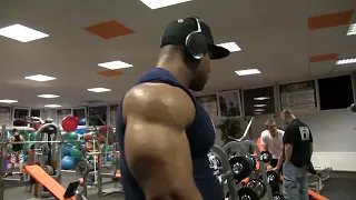 Phil Heath   Shoulders, triceps www mozolani com HD