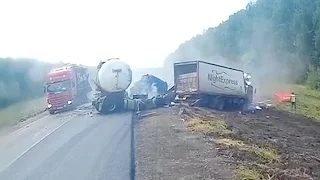 Аварии грузовиков Июль 2016  /  LKW-Unfall im Juli  / Truck accident in July