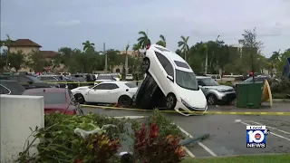 Powerful tornado leaves damage behind in Palm Beach Gardens