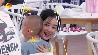 Sub Trailer nhà hàng trung hoa tập 4 Tập 8 - Triệu Lệ Dĩnh dỗ dành em bé nhỏ