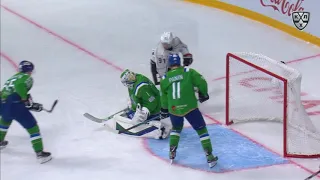 Tomas Hyka misses the empty net sensationally