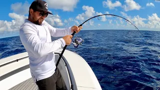 JIGGING DOGTOOTH TUNA INSANE HOOKUPS